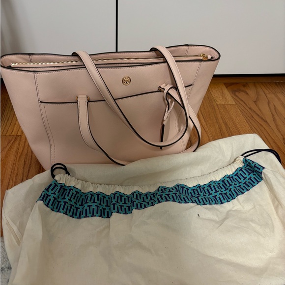 Brand new Tory Burch bag. In excellent condition, never been used. - Picture 6 of 6